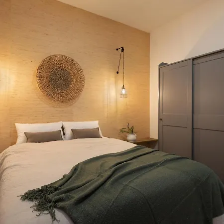 Spacest - Carrer De Valencia A Apartament *